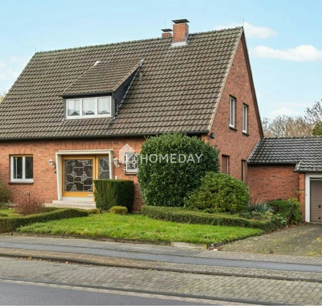 Großzügiges Einfamilienhaus mit Kaminzimmer & Garten – Wohnen in idealer Lage