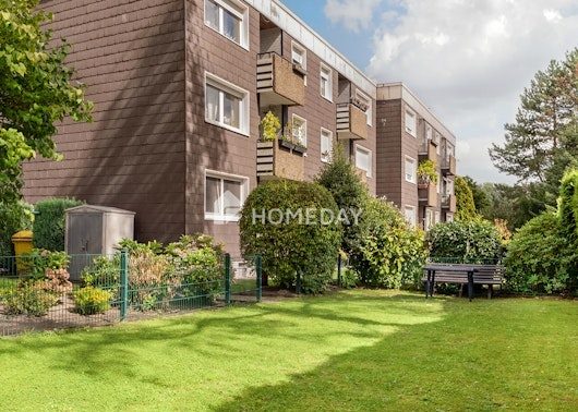 Erbbaurecht: Gut geschnittene 3- Zimmer-Wohnung mit Loggia in ruhiger Lage