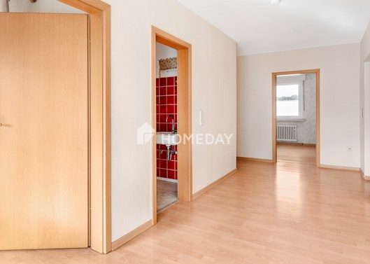Erbbaurecht: Gut geschnittene 3- Zimmer-Wohnung mit Loggia in ruhiger Lage